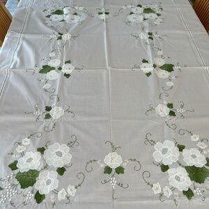 VINTAGE COTTON APPLIQUED AND EMBROIDERED TABLECLOTH